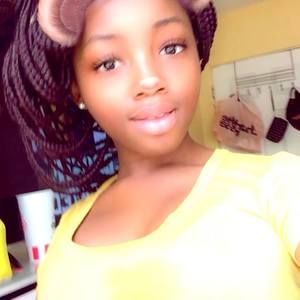 Meet your Posher, Yanna